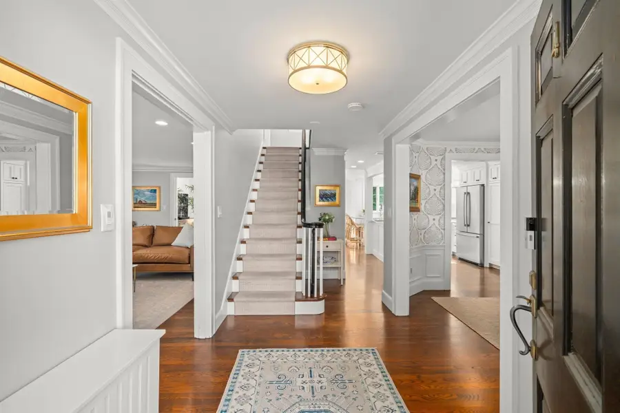 4 Woodlawn Oval, Wellesley, MA 02481 - #3