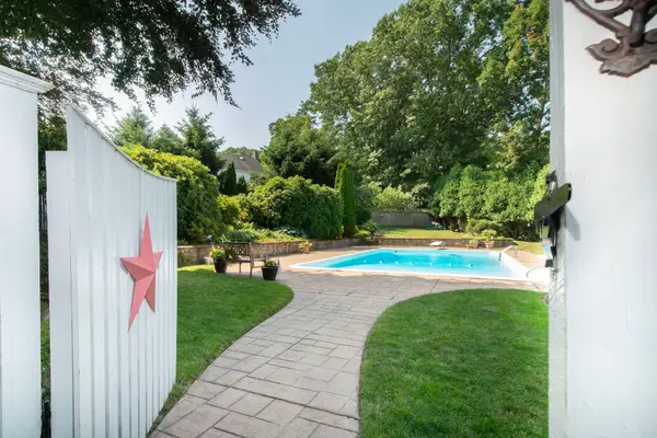 60 Packard Drive, Braintree, MA 02184