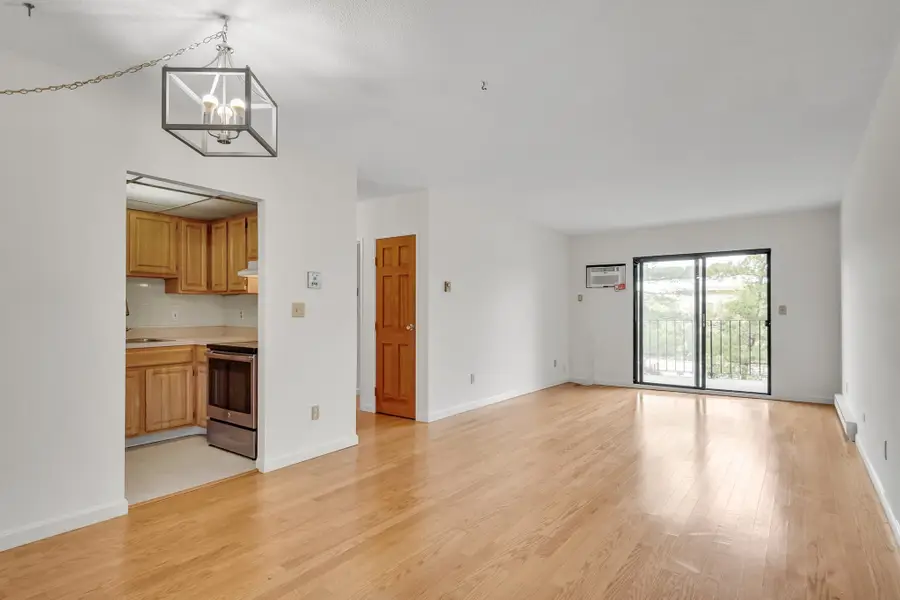 2353 Massachusetts #31, Cambridge, MA 02140 - #3
