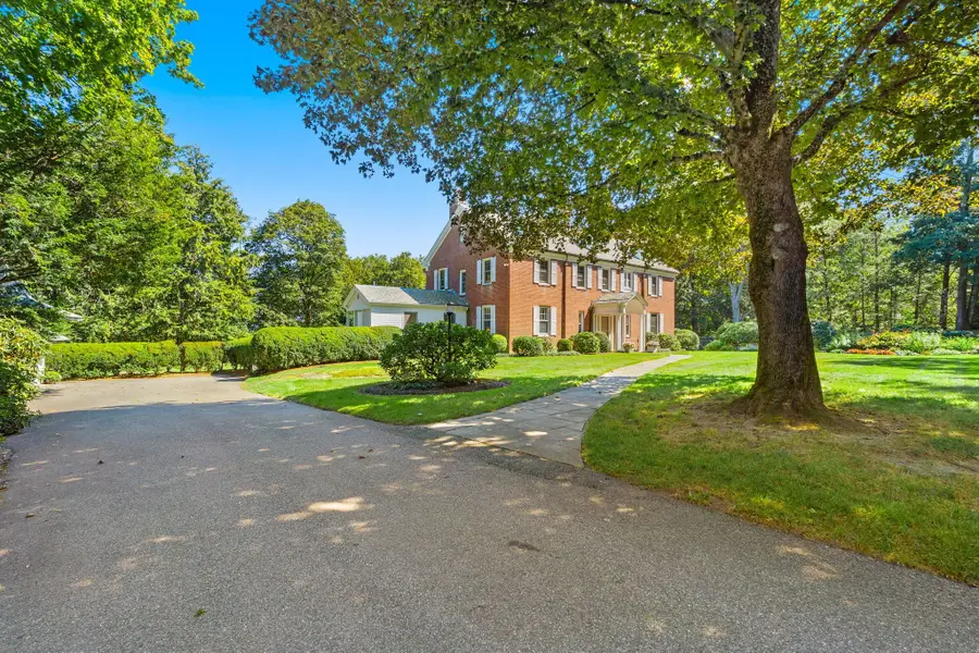 8 Oakmount Circle, Lexington, MA 02420 - #2