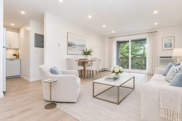142 Kenrick #23, Boston, MA 02135