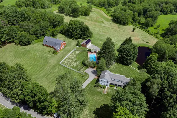 304 Warren Rd, Brimfield, MA 01010