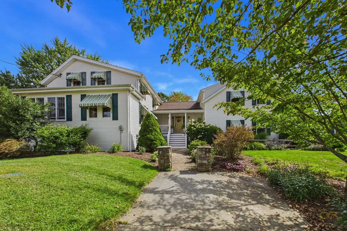 555 Sharps Lot Rd, Swansea, MA 02777 - #1