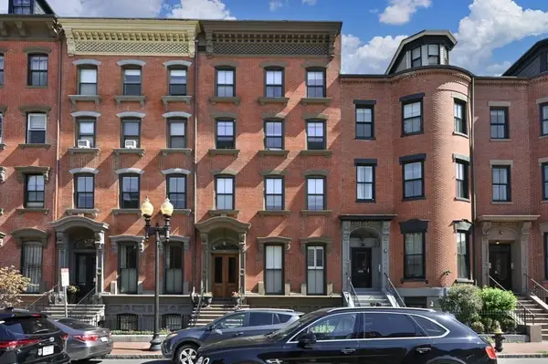 664 Massachusetts Ave #4, Boston, MA 02118