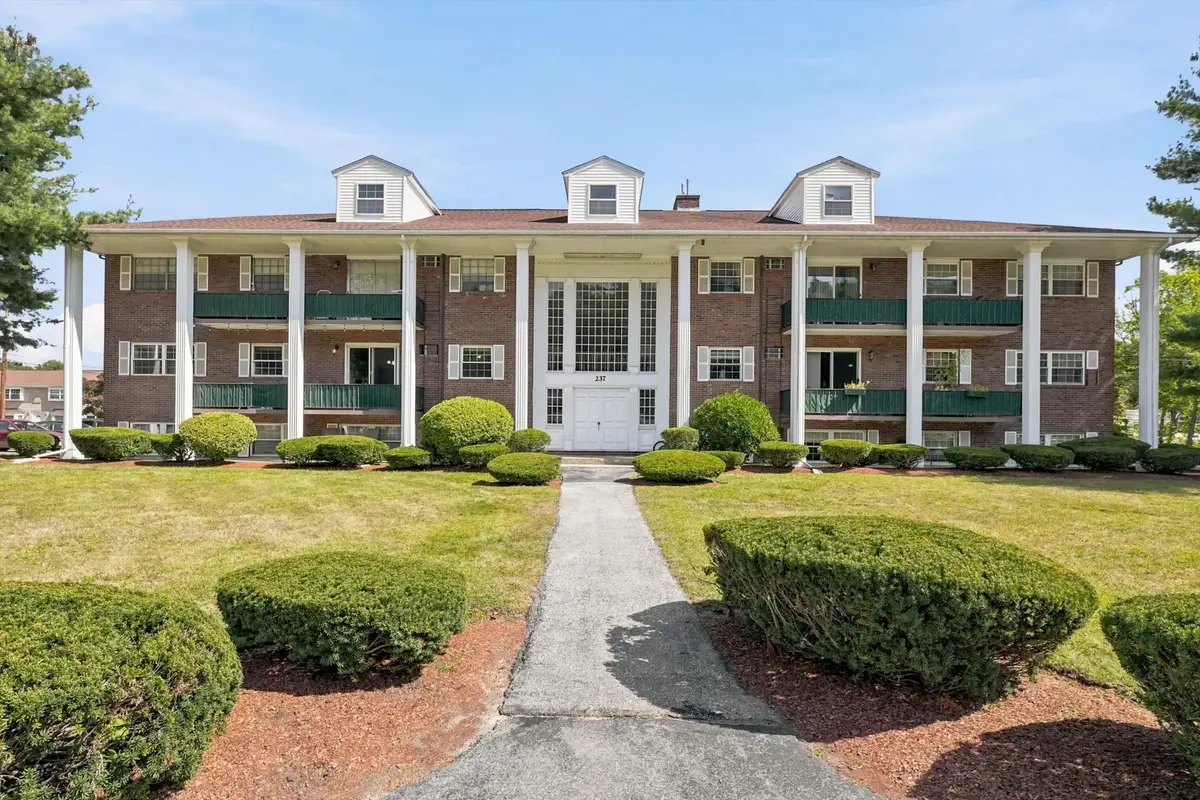 237 N Main St #5, Andover, MA 01810 - #1
