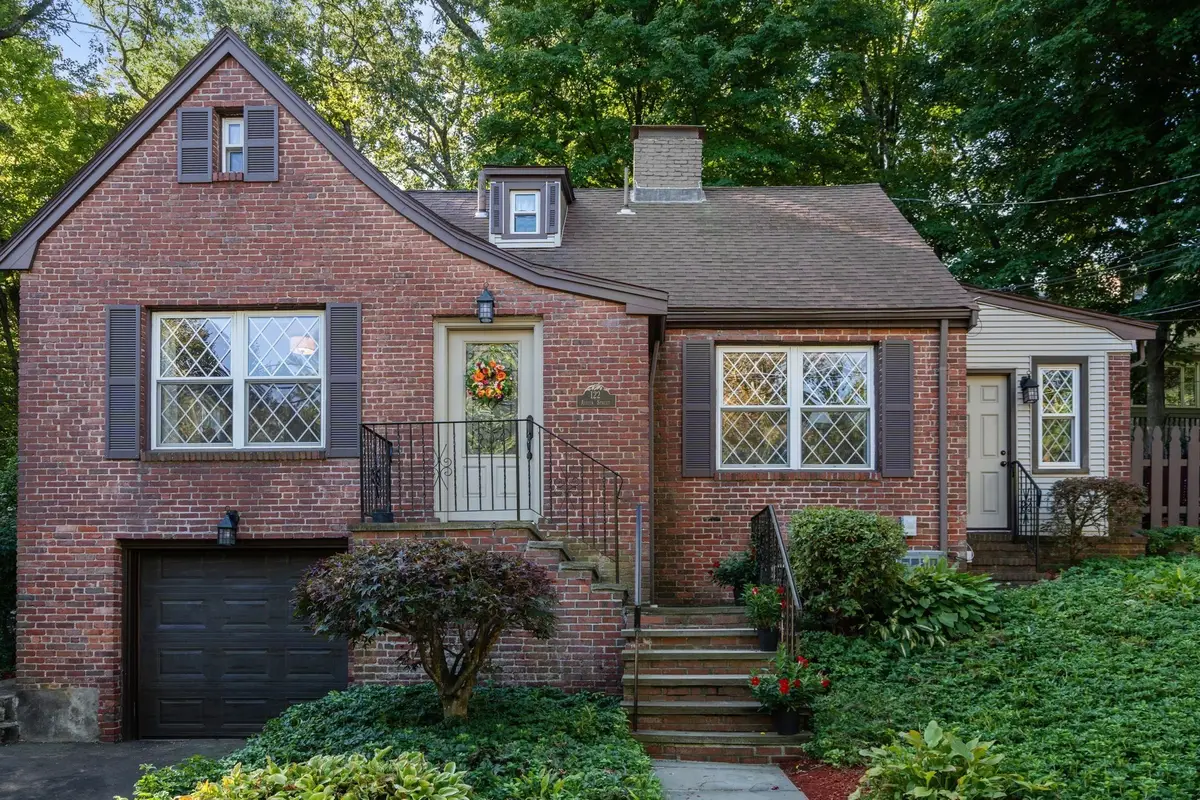 122 Austin St, Newton, MA 02460 - #1
