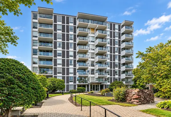 60 Babcock St #32, Brookline, MA 02446