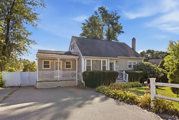 1259 Shawsheen St, Tewksbury, MA 01876