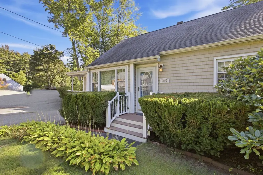 1259 Shawsheen St, Tewksbury, MA 01876 - #2