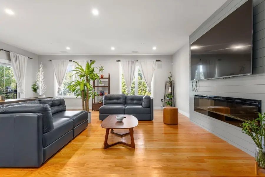 178 Robertson St #2, Quincy, MA 02169 - #3