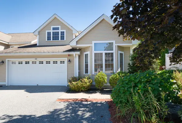 308 Sprucewood Ln #308, Clinton, MA 01510