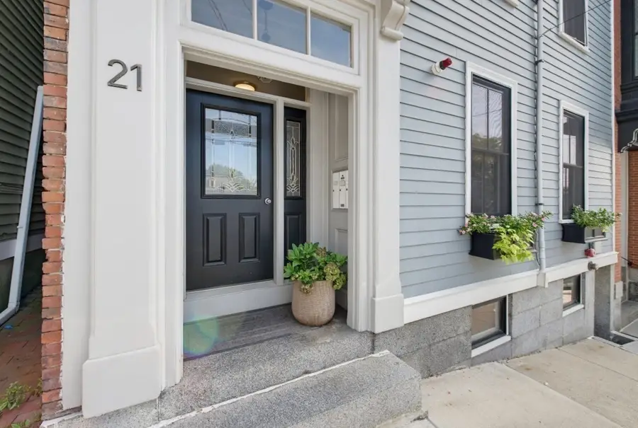 21 Salem St #2, Boston, MA 02129 - #3
