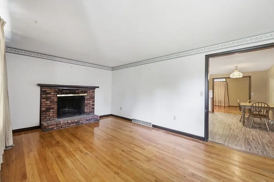 617 River Rd, Agawam, MA 01001 - #3