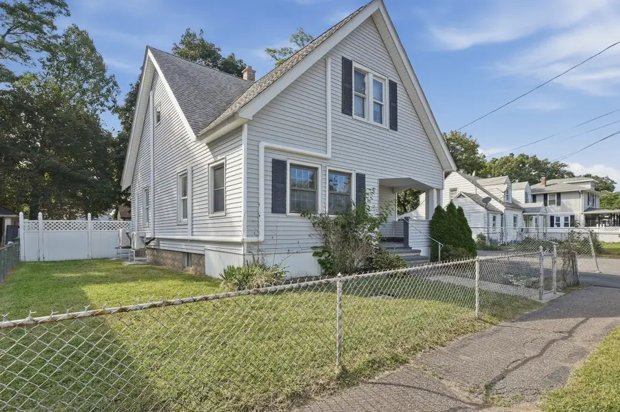 132 Gilbert Ave, Springfield, MA 01119 - #2