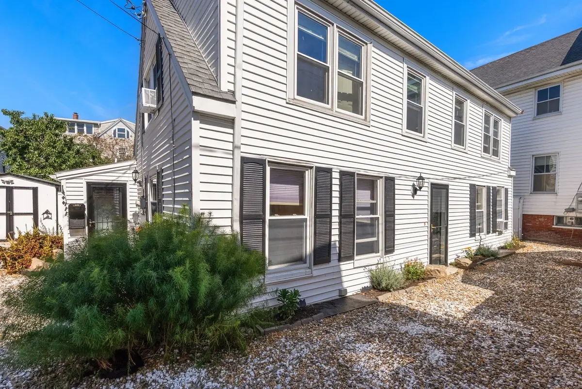 8 Lewis Court, Gloucester, MA 01930 - #1