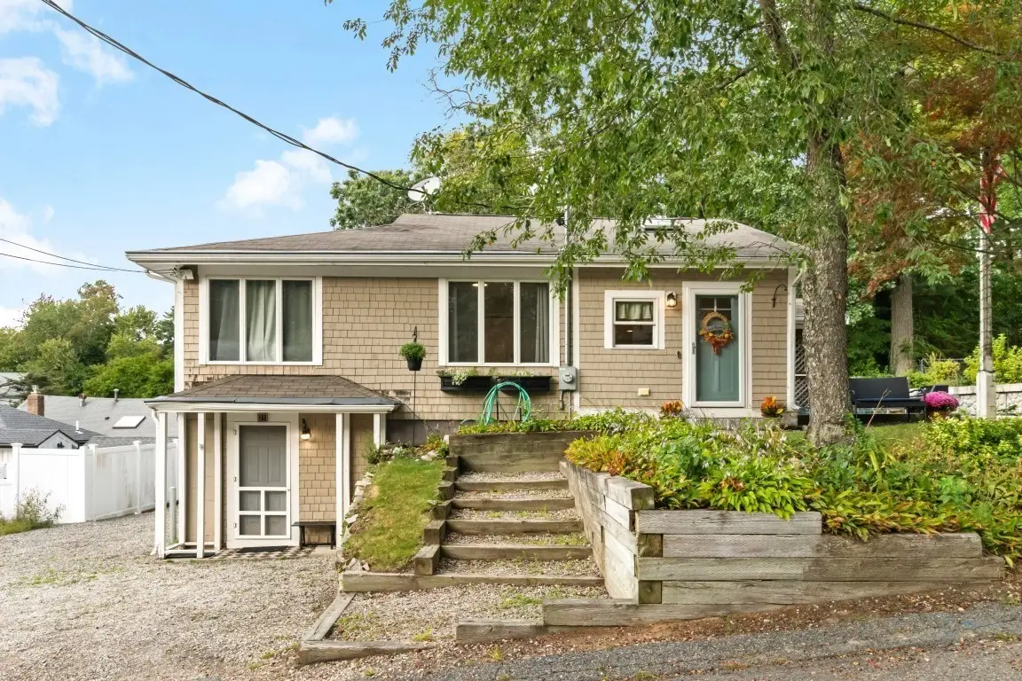 21 Shepard Ave, Pembroke, MA 02359 - #1