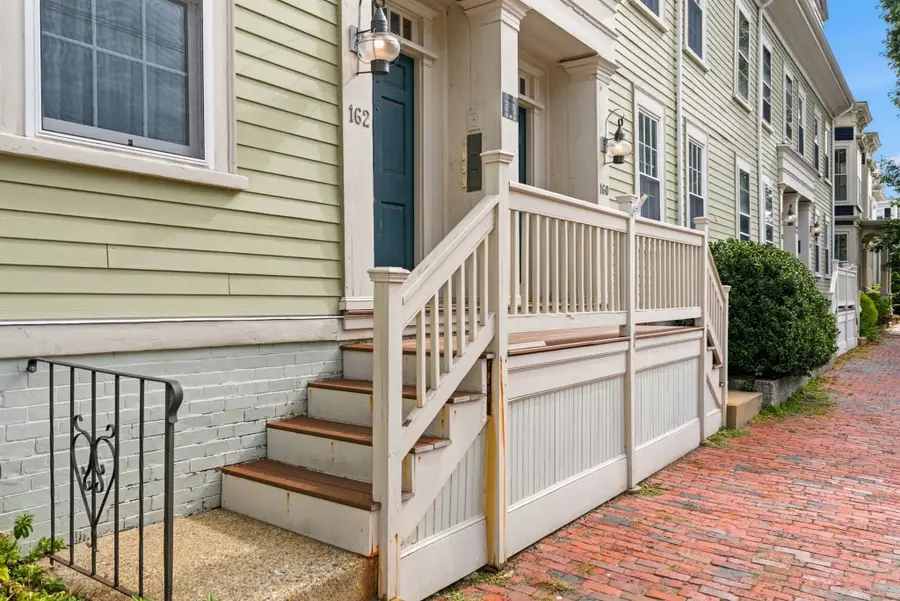 162 High St #B, Newburyport, MA 01950 - #2