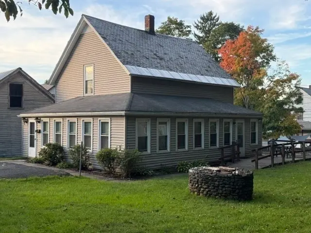 9 Spring St, Turners Falls, MA 01376 - #3
