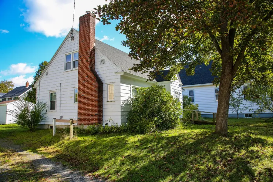 421 Elm St, Pittsfield, MA 01201 - #3