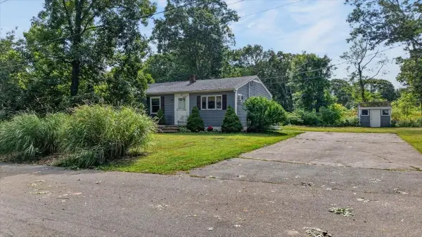 21 Timothy St, Fairhaven, MA 02719