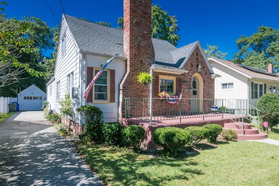 134 Eddywood St, Springfield, MA 01118 - #2