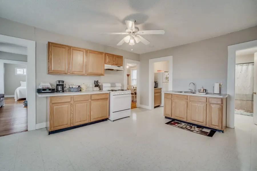 97-99 Brookline Ave, Holyoke, MA 01040 - #2