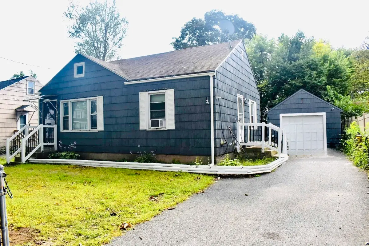 54 Georgetown St, Springfield, MA 01104 - #1
