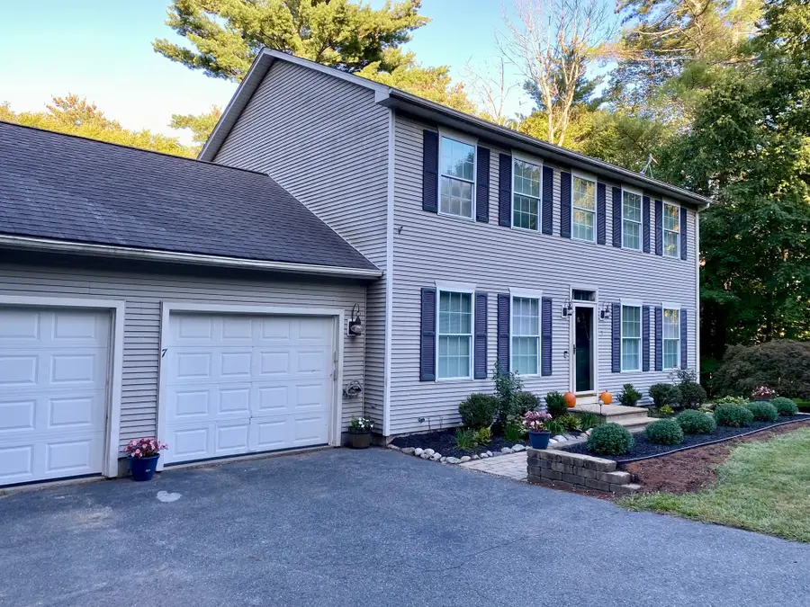 7 Hemlock Hollow, Belchertown, MA 01007 - #3