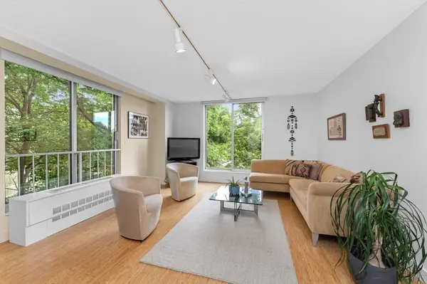 99 Pond Ave. #506, Brookline, MA 02445