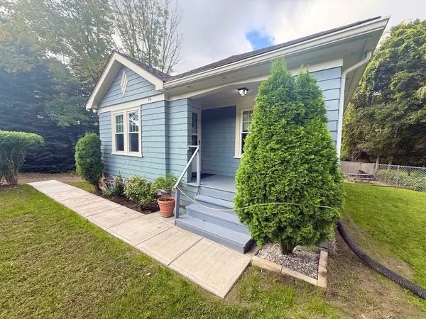 39 Main St, Sturbridge, MA 01566