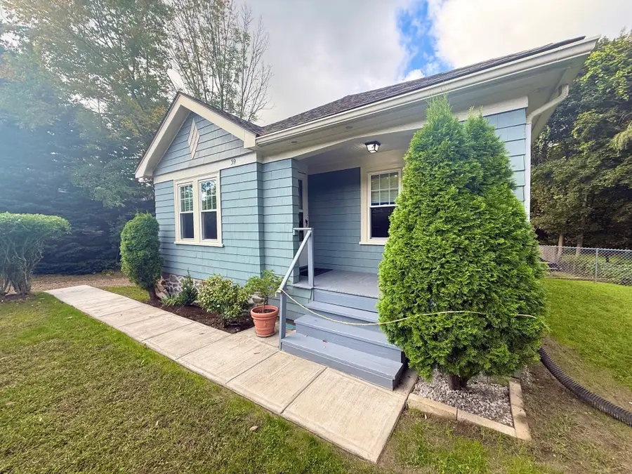 39 Main St, Sturbridge, MA 01566 - #2
