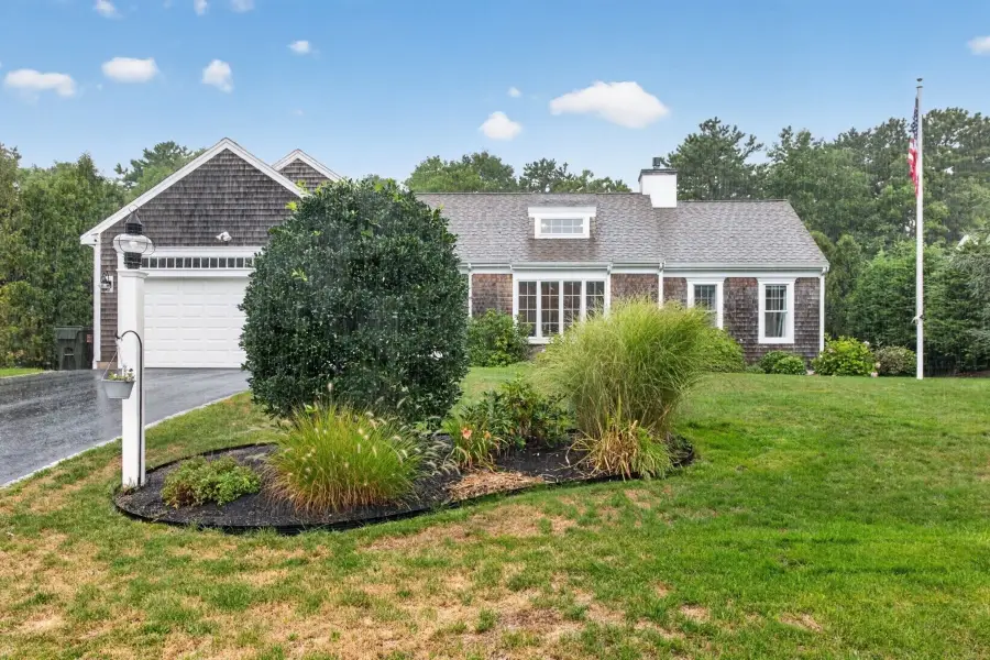 276 Pheasant Hill Cir, Cotuit, MA 02635 - #2