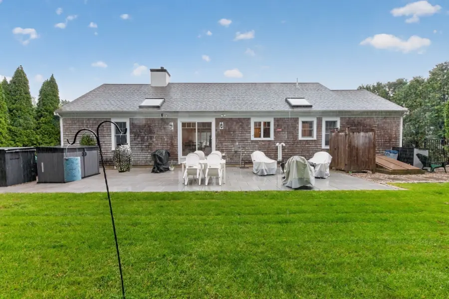 276 Pheasant Hill Cir, Cotuit, MA 02635 - #3