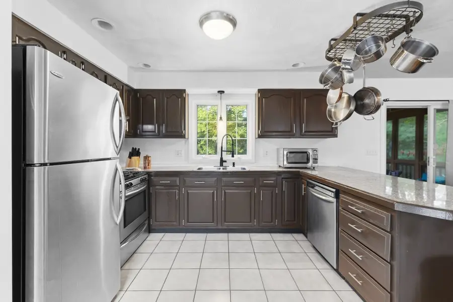 777 New Plainville Rd, New Bedford, MA 02745 - #3