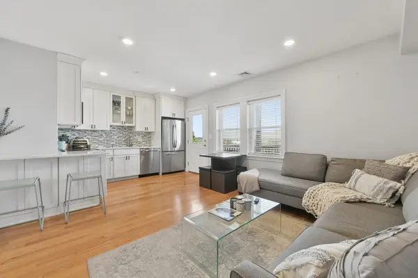 214-216 E Eagle St #5A, Boston, MA 02128