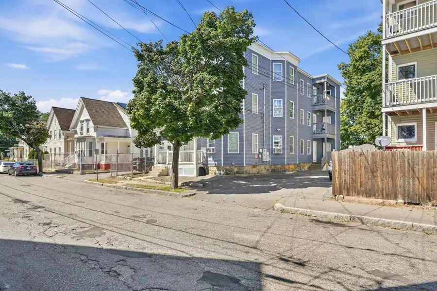 33 Park St, Brockton, MA 02301 - #2