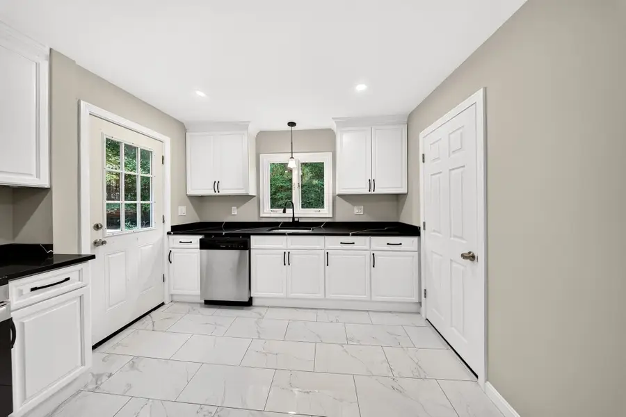 142 May St, North Attleboro, MA 02760 - #3