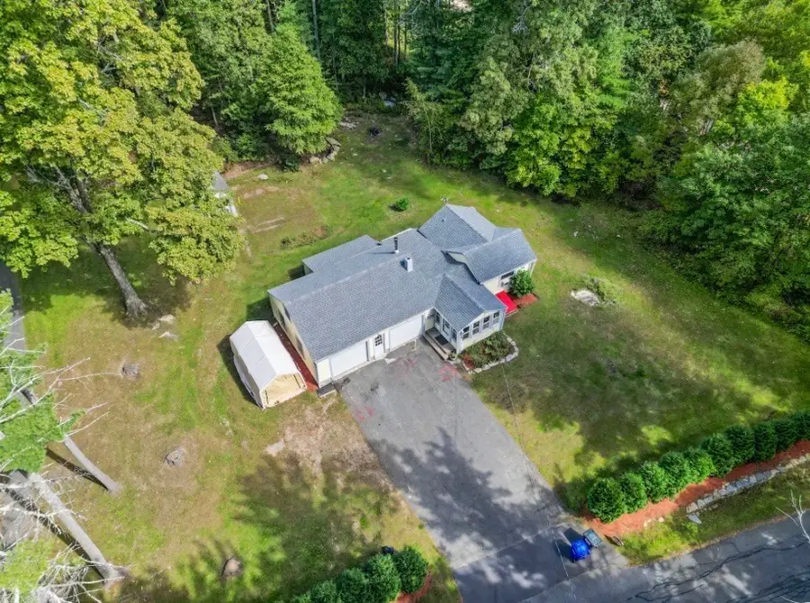 64 Munsell St, Belchertown, MA 01007 - #3