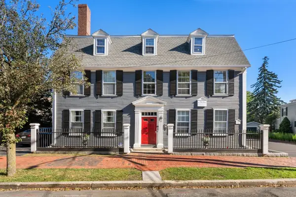 393 Essex St, Salem, MA 01970