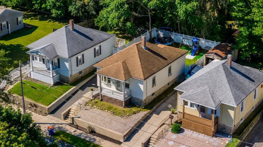 57 Mary St, New Bedford, MA 02745 - #3