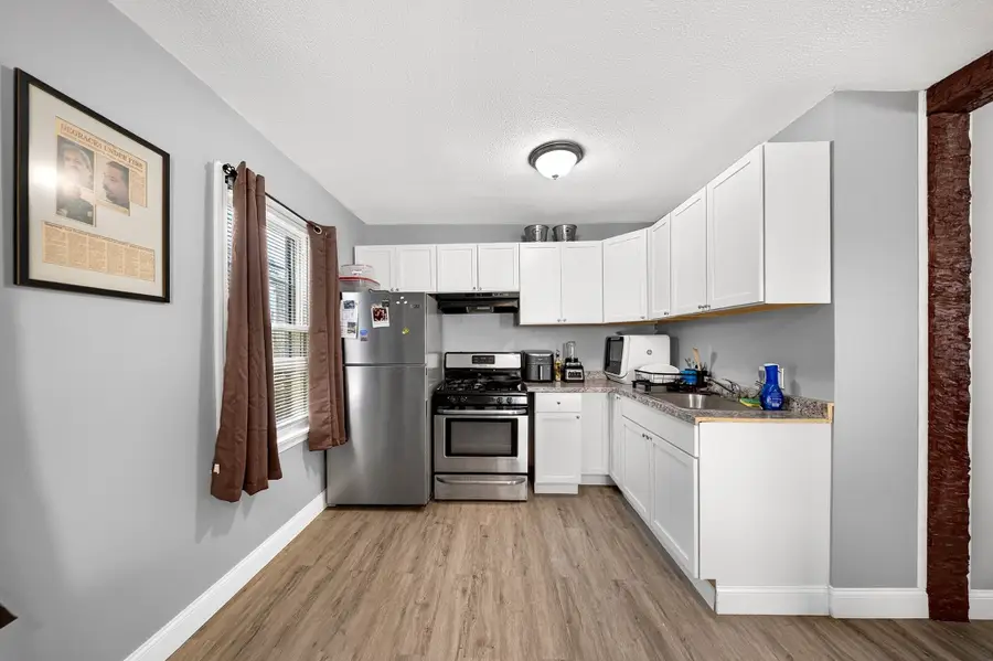 222 Albion St, Fall River, MA 02723 - #3