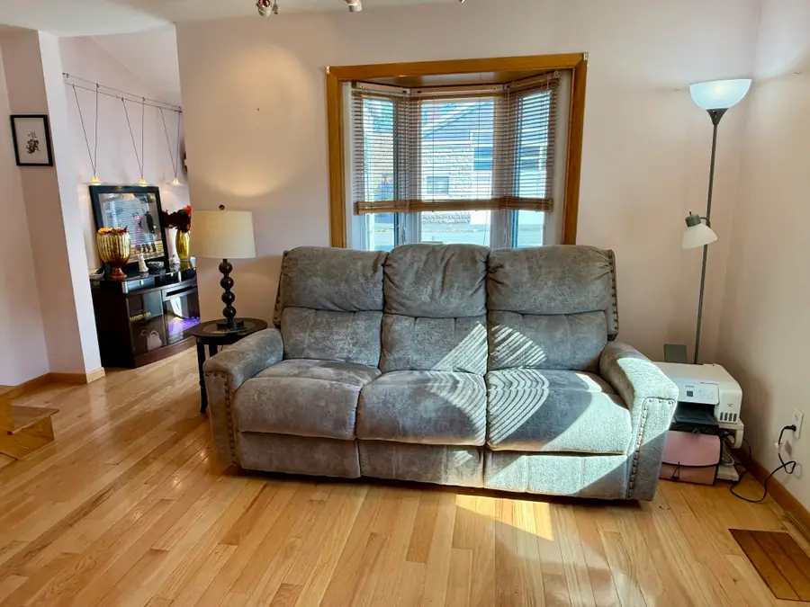 25 Union St, Woburn, MA 01801 - #3