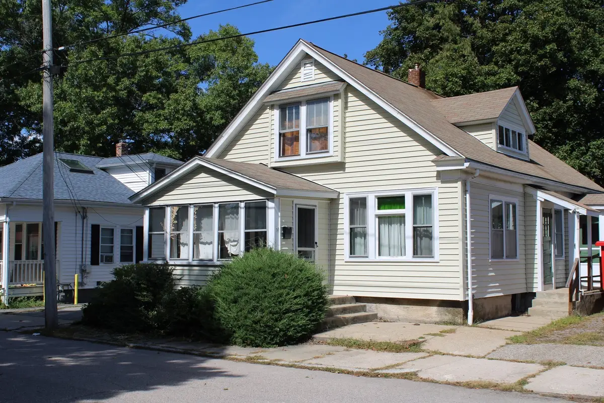 17 Clarence St, Attleboro, MA 02703 - #1
