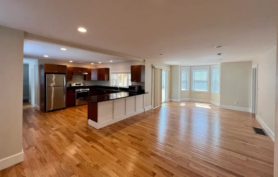 82 Congress Street, Amesbury, MA 01913 - #3