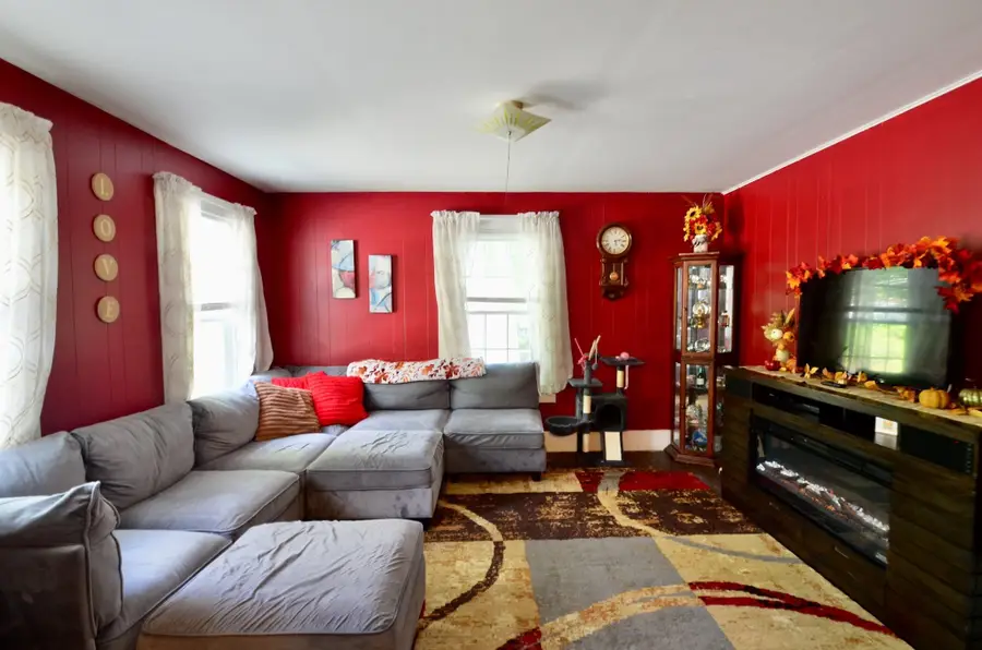 17 Highland St, Spencer, MA 01562 - #3