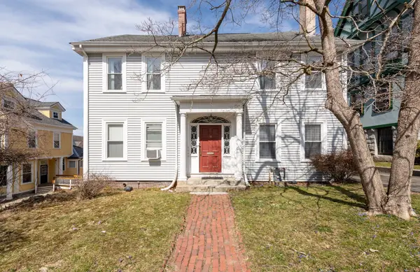 36 Cedar St, Worcester, MA 01609