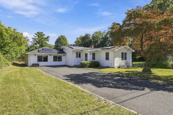 16 Oak St, Southwick, MA 01077