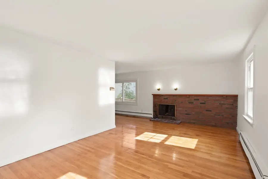 21 Goldsmith Ave, Beverly, MA 01915 - #3