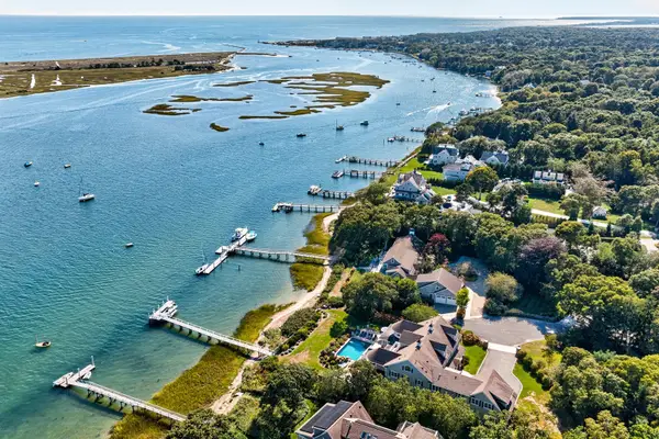 28 Aunt Ediths Rd, Yarmouth, MA 02664