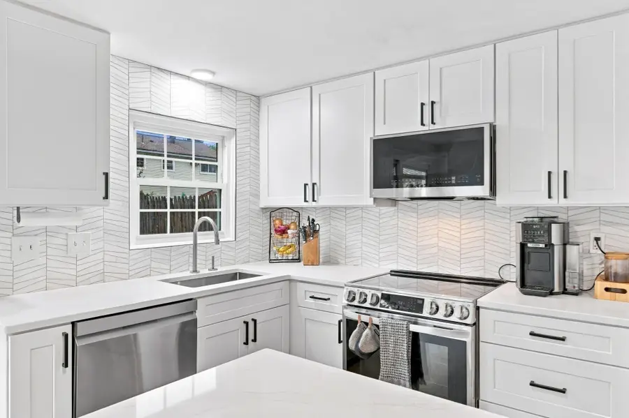 21 Orchard Ave #B, Haverhill, MA 01830 - #3
